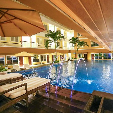 Sylvia Hotel Premier Kupang Exterior foto