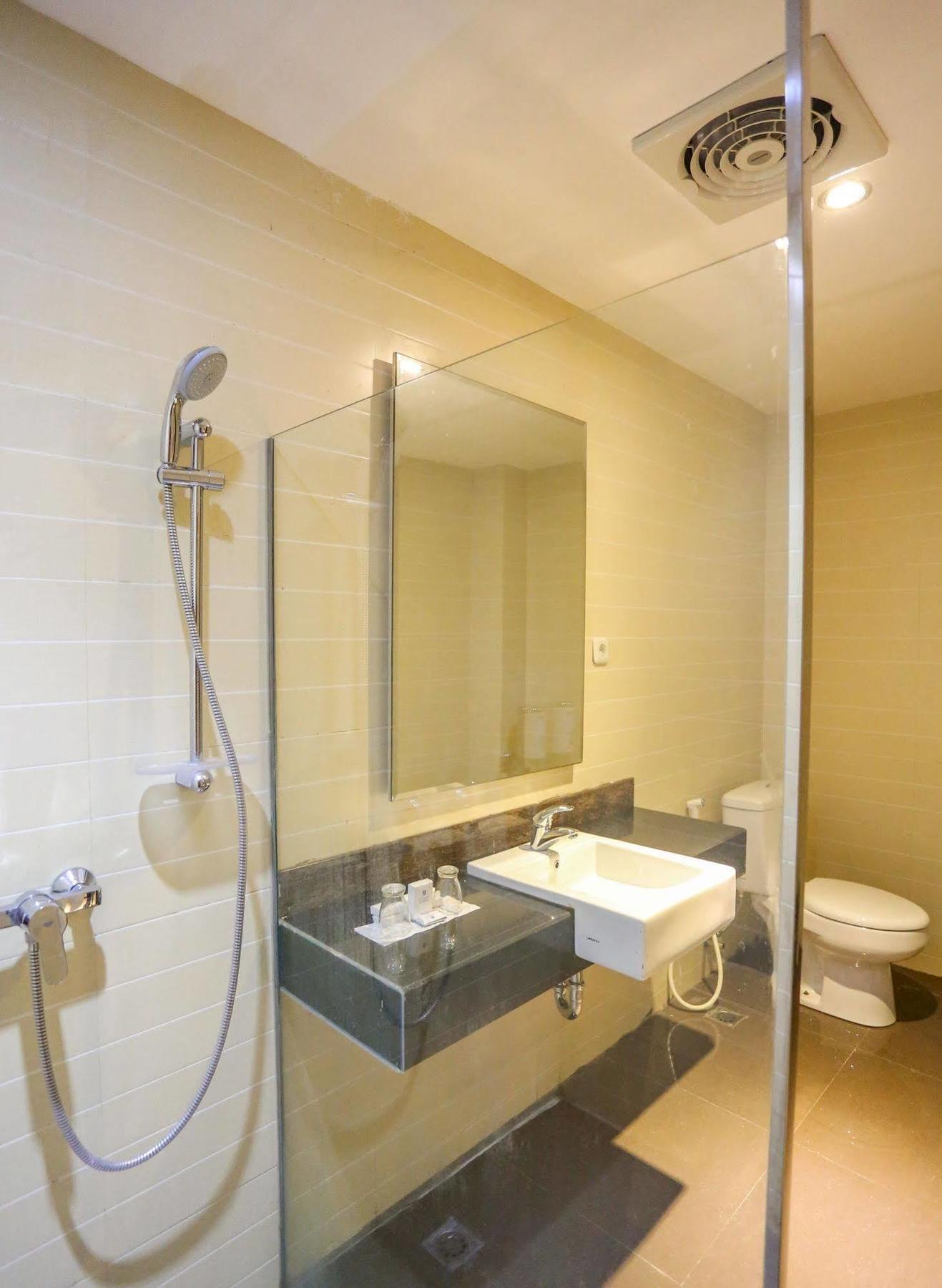 Sylvia Hotel Premier Kupang Exterior foto